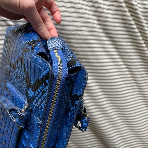 Brahmin bag, 2023 season. Used about 2x. Mint condition. Blue viper, Findley. - Picture 2 of 9